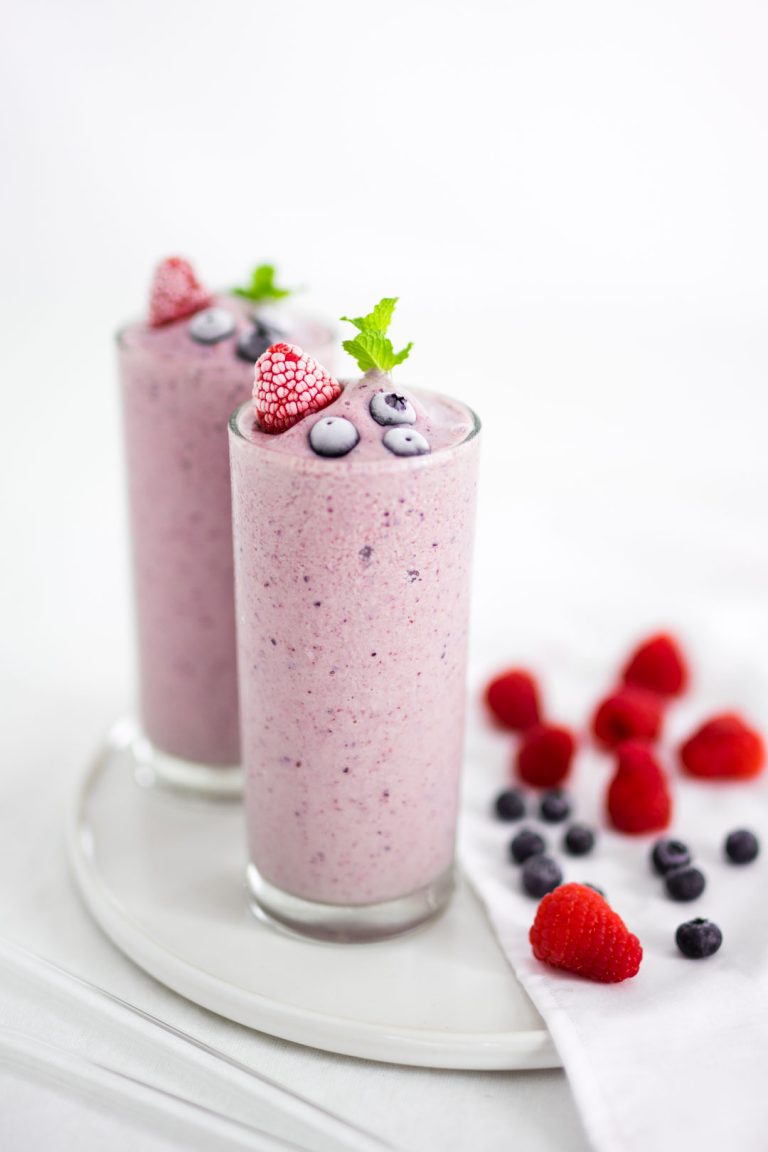 Mixed Berry Smoothie - Cooking with Nart